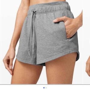 Lululemon inner glow shorts